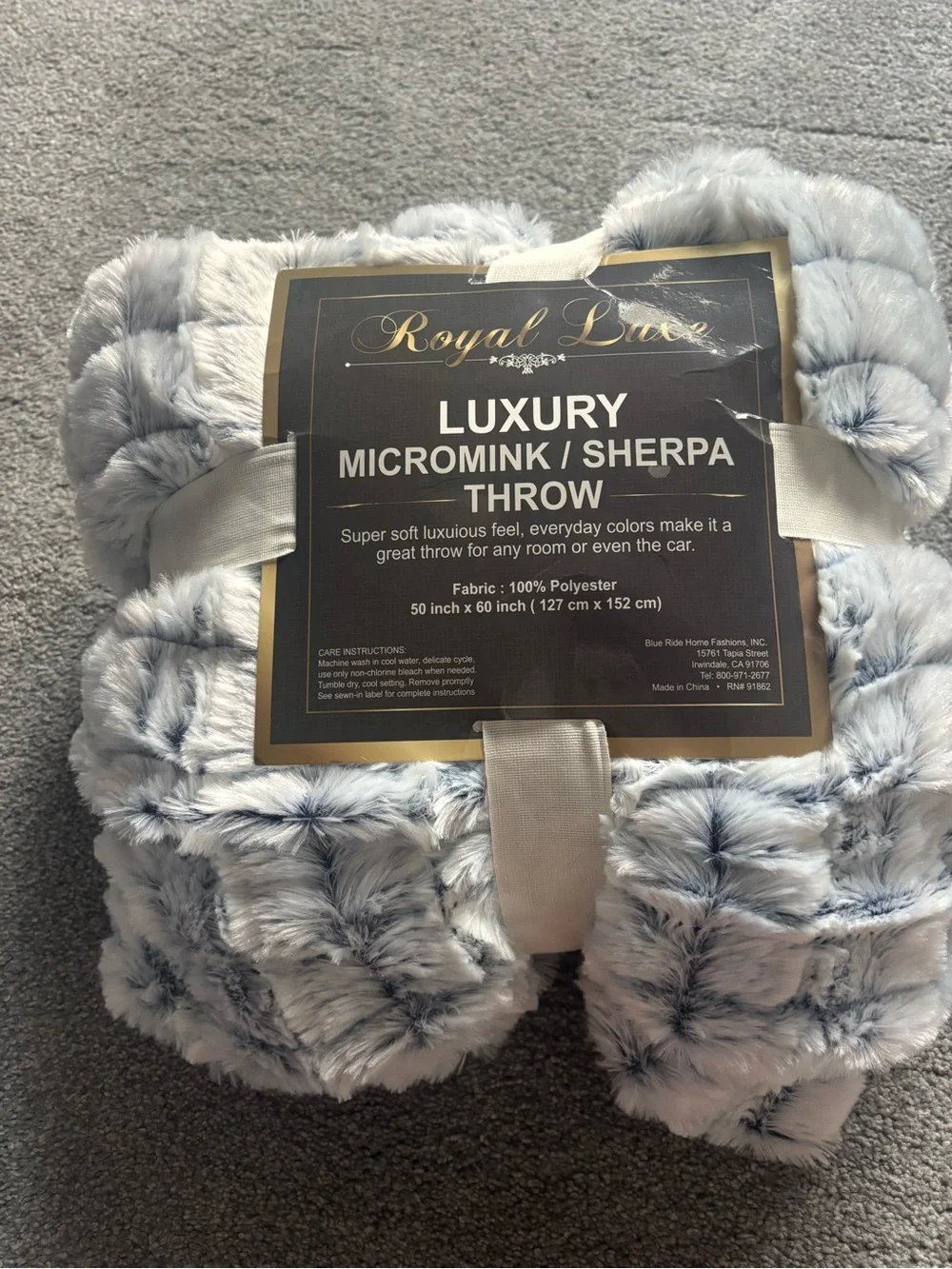 Luxury Micromink Sherpa Throw - Light Gray